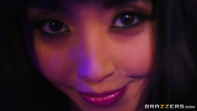 Brazzers_-_BrazzersExxtra_presents_Marica_Hase_in_Dont_Touch_Her_4_-_07.03.2017.mp4.00000.jpg