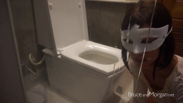Watch Free Porno Online – BruceAndMorgan presents Bruce & Morgan in piss and cum licking in the bathroom (MP4, FullHD, 1920×1080)