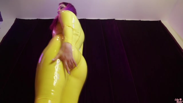 Worship_Latex_Barbie_in_Villianess_Gives_a_Lapdance.mp4.00009.jpg