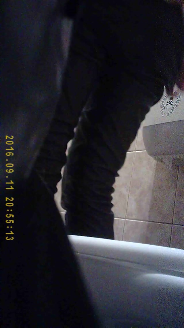 Voyeur_in_Public_Toilet_-_Student_restroom_83.mp4.00014.jpg