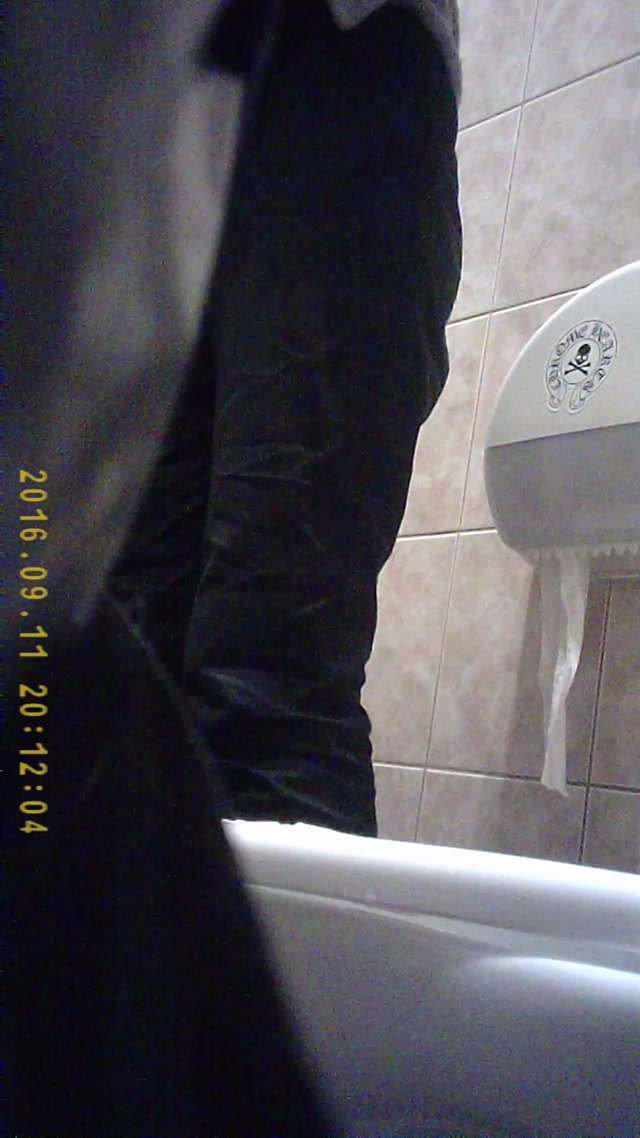 Voyeur_in_Public_Toilet_-_Student_restroom_90.mp4.00013.jpg