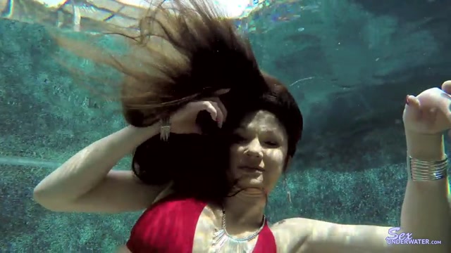 SexUnderWater_presents_jessicatorres1_12k.mp4.00006.jpg