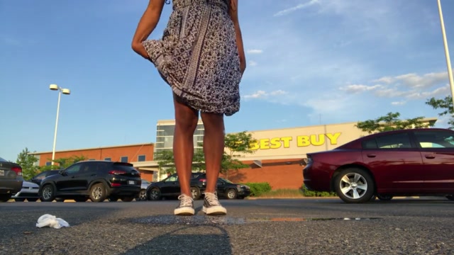 Pissing_Porn_-_Peeing_at_crowded_Best_Buy_parking_lot.mp4.00013.jpg