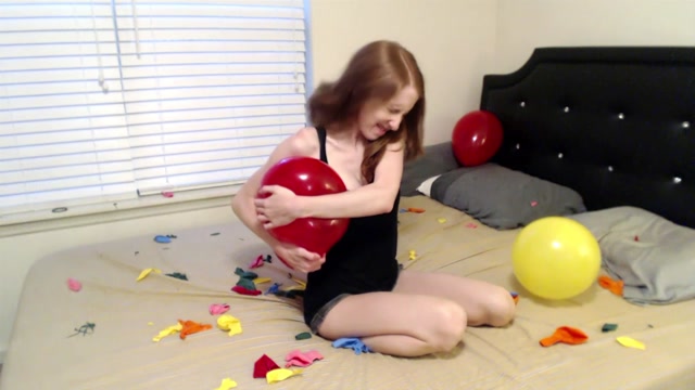 ManyVids_presents_CharlotteHazey_-_Popping_all_my_leftover_balloons.mp4.00015.jpg
