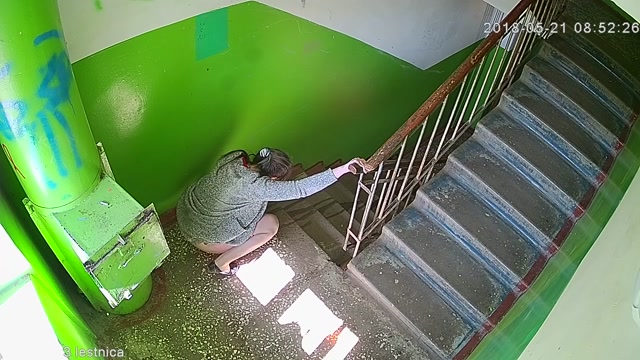 Pissing_porn_-_Stairway_Pee_Girl.mp4.00010.jpg