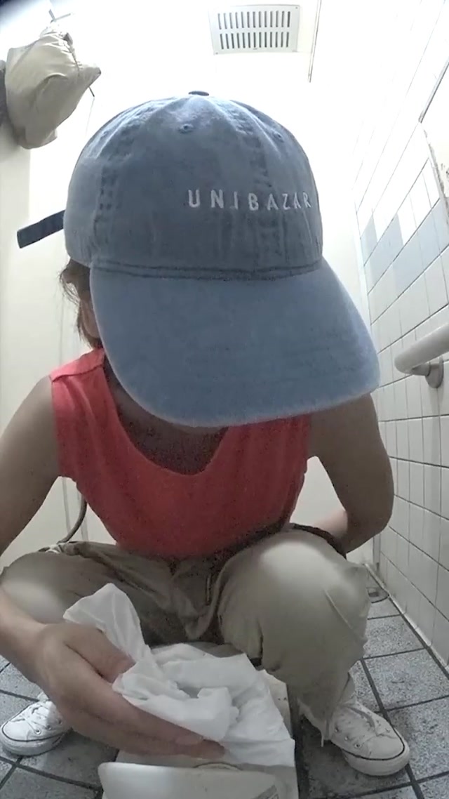 Chinese_Toilet_Style_-_15266116.mp4.00015.jpg