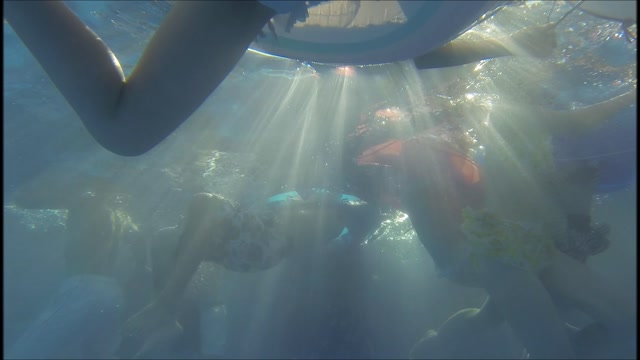 Underwater_swimsuit_tracking_-_YMUW-1037.mp4.00008.jpg