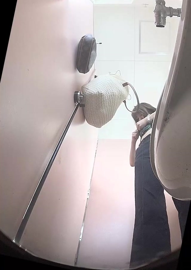 Watch Free Porno Online – Voyeur Toilet Pissing – Japanese style toilet – 15267926 (MP4, HD, 720×1020)