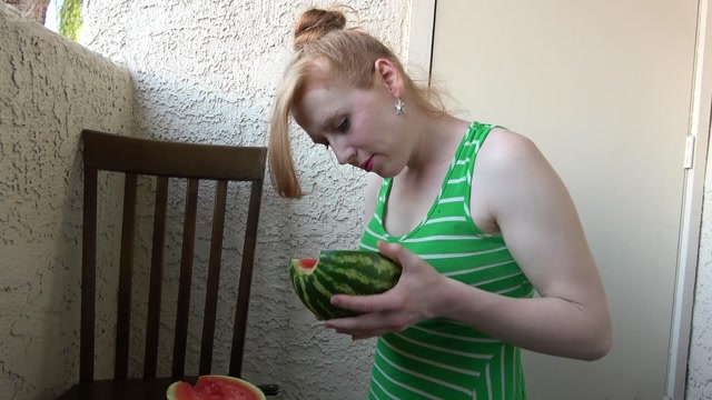 Shiri_Allwood_-_Watermelon.mp4.00015.jpg