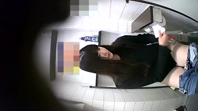 Voyeur_Pissing_Toilet_-_15294996.mp4.00009.jpg