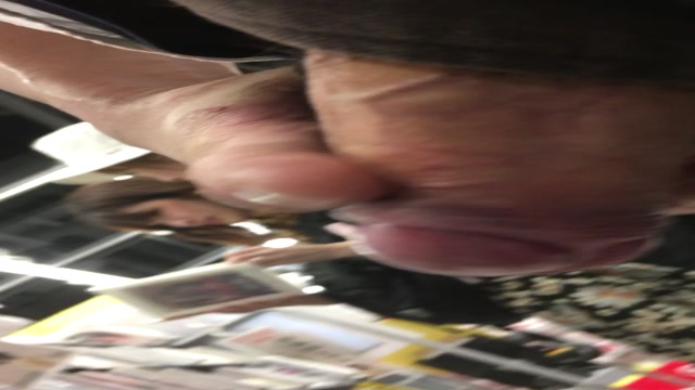 Voyeur_in_the_store_-_digi-tents_631_-_15237040.mp4.00008.jpg