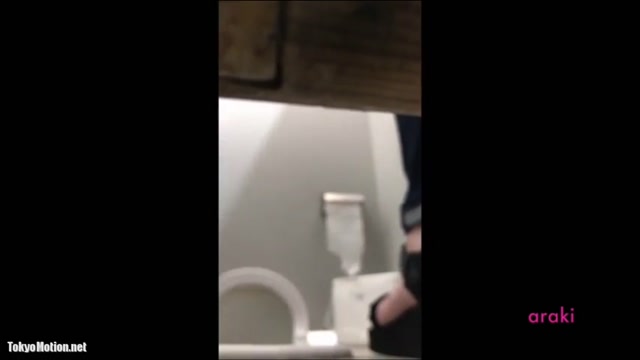 Voyeur_Toilet_Pissing_-_15273313.mp4.00001.jpg