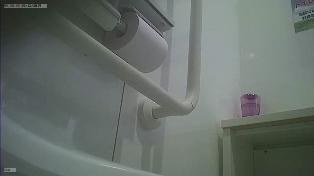 Voyeur_Toilet_Pissing_-_15277143.mp4.00011.jpg