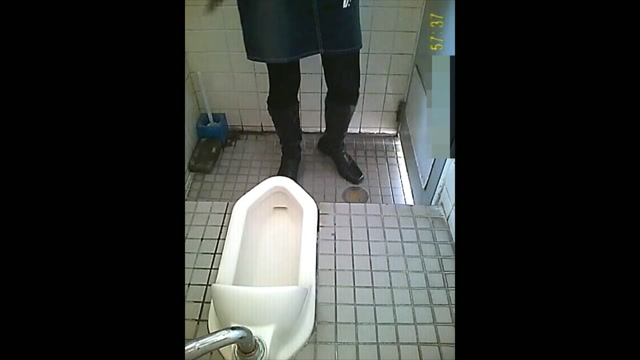 digi-tents_toilet_44_-_15296375.mp4.00008.jpg