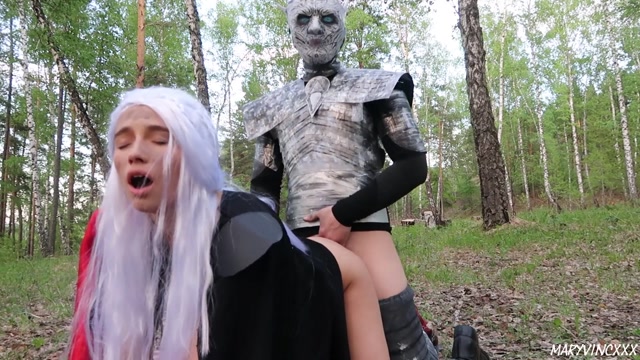 MaryVincXXX_in_067_Game_of_Thrones_Cosplay__Daenerys___Arya_Loves_Big_Dick_of_the_Night_King.mp4.00008.jpg