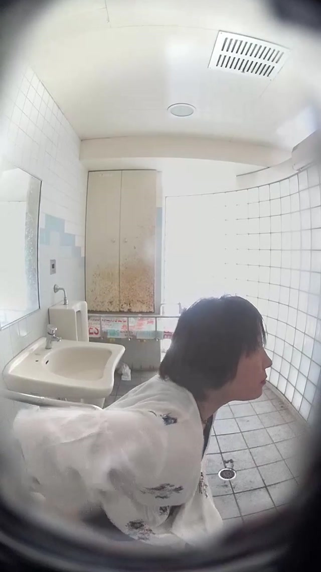 Voyeur_Toilet_-_15323586.mp4.00008.jpg