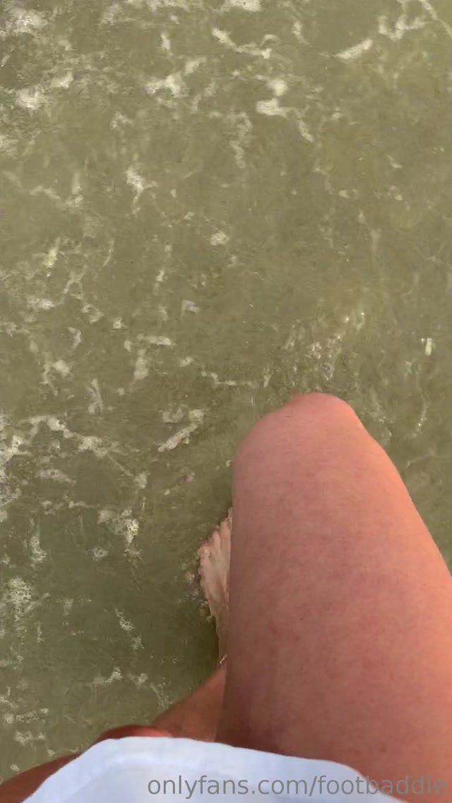 footbaddie_04-06-2019_Yellow_sandy_toes_POV__clip__onlyfans_exclusive.mp4.00014.jpg
