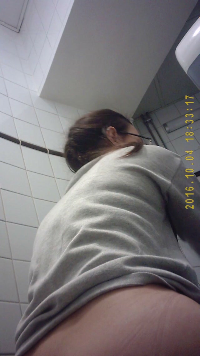 Voyeur_Student_restroom_139.mp4.00009.jpg