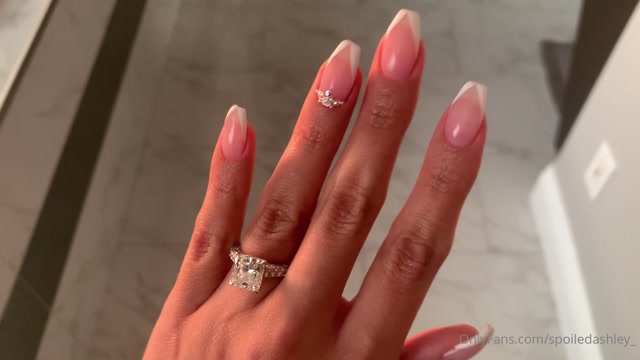 Princess_Ashley_spoiledashley_20-09-2020_Sexy_new_nails.mp4.00003.jpg