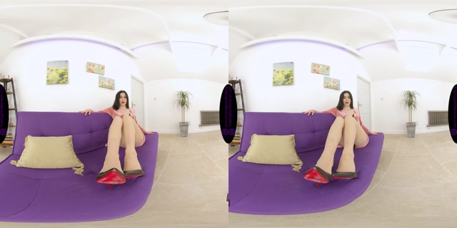 The English Mansion - Mistress Karina - Heels To Toes - VR 00003