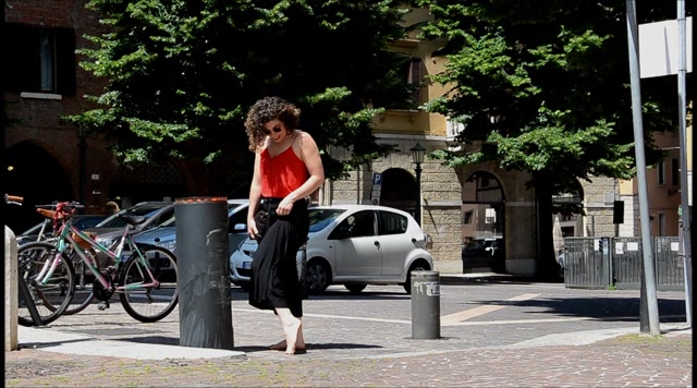 Barefoot Urban Girls - FAIRY: a barefoot day in Verona 2 00014