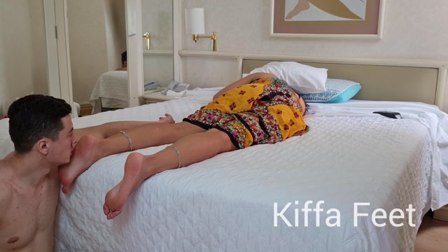Kiffa Feet Deusa - Goddess Kiffa hangover cure with Foot Worship and foot massage medicine 00011