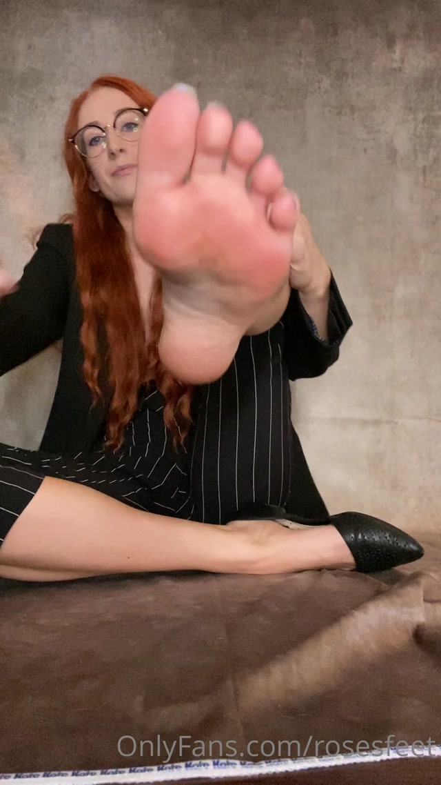 rosesfeet 19 05 2020 335466833 shoe play workplace foot pet role play videos are you 00006