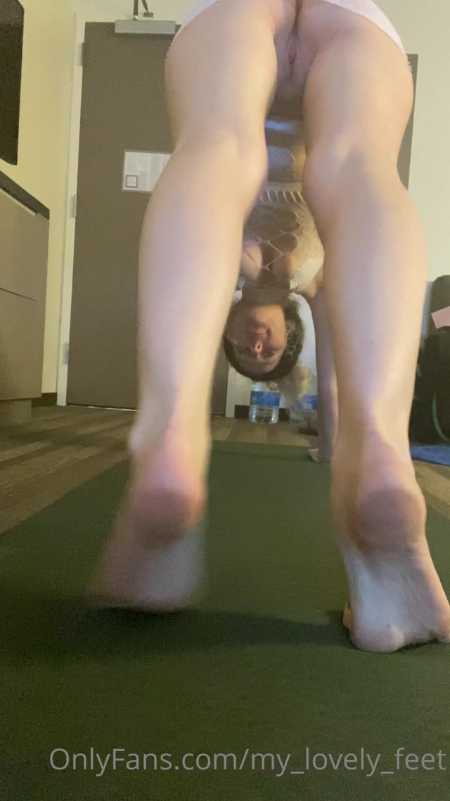 Mistress My Lovely Feet 005 my lovely feet-02-02-2021-2022952571-Yoga Monday  Even tho it