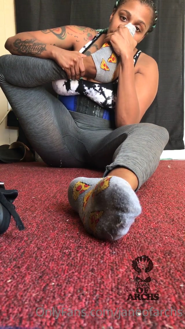 Jane - Stinky sweaty sock shoe removal_77 (@janeofarchs) (13.08.2020) 00006