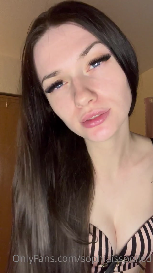 Princess Sophia - My onlyfans is your sanctuary of servitude as you get ready for work i want your mind_875 (@sophiaisspoiled) (28.03.2022) 00004