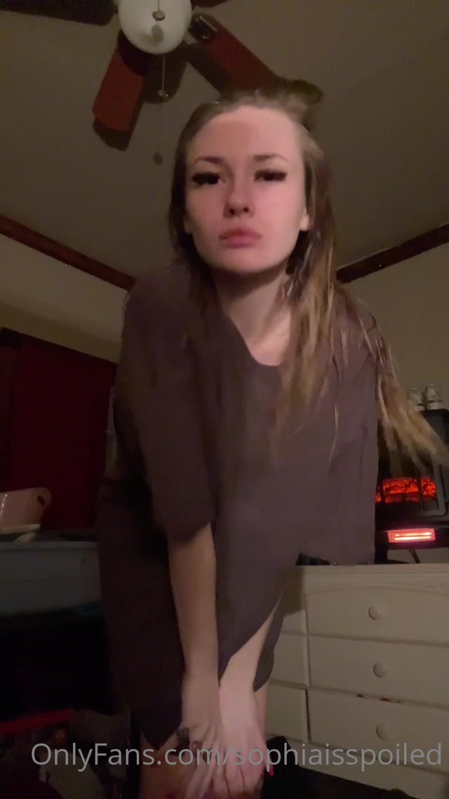 Princess Sophia - Things that i do so naturally like doing a quick towel dry on my hair are privileges to_252 (@sophiaisspoiled) (23.03.2022) 00008