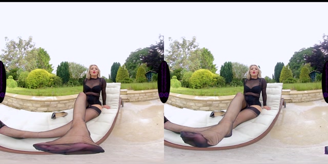 The English Mansion - Mistress Courtney - Jerk To My Stockings _ Heels - VR 00009