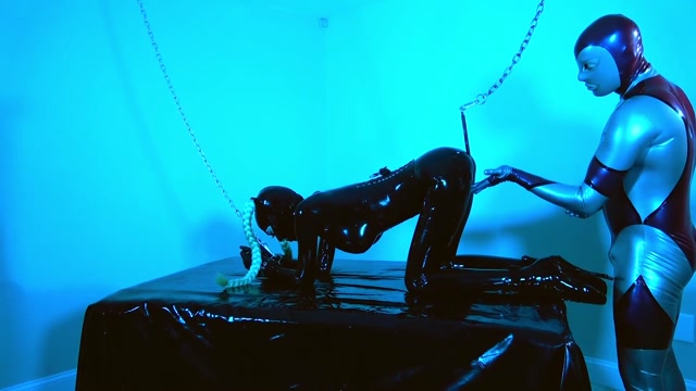 Amator - The Blue Room - Ass hooked and vibed 00004