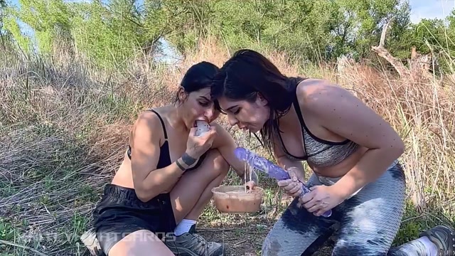 Kaitlyn Katsaros PREMIUM outdoor puke fun 10023502  00008