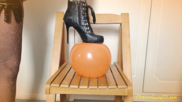 Mistress LucyXX - Hal-loon-ween 00008