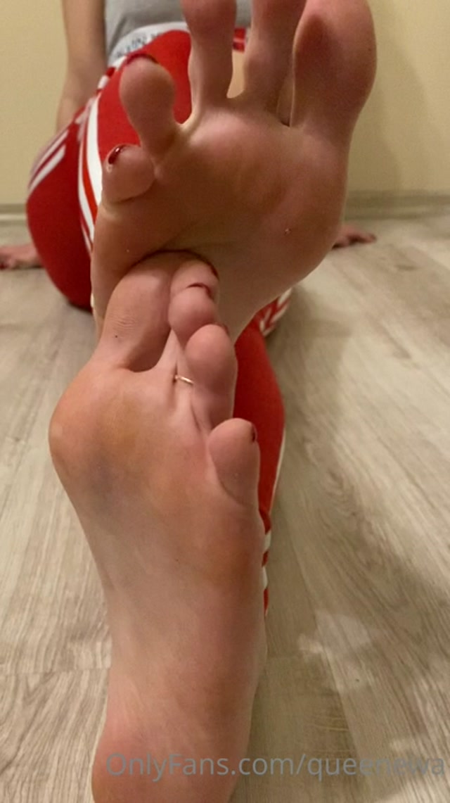 Queen Ewa - Lick Every Dirt, The Tiniest Crumb You See From My Lovely Feet – SUPERIOR POLISH GODDESS EWA 00001