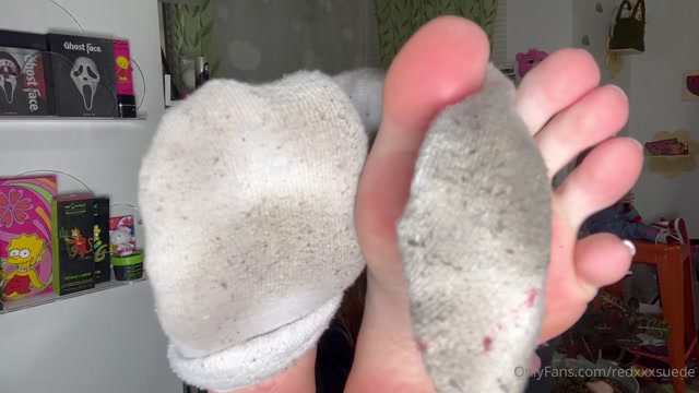 redxxxsuede 14-01-2024-3161146394-Stinky, dirty white socks and feet self worship  00005