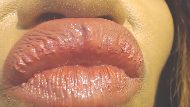 Fetish Clips And Beyond Oily Lip Sniff 00001
